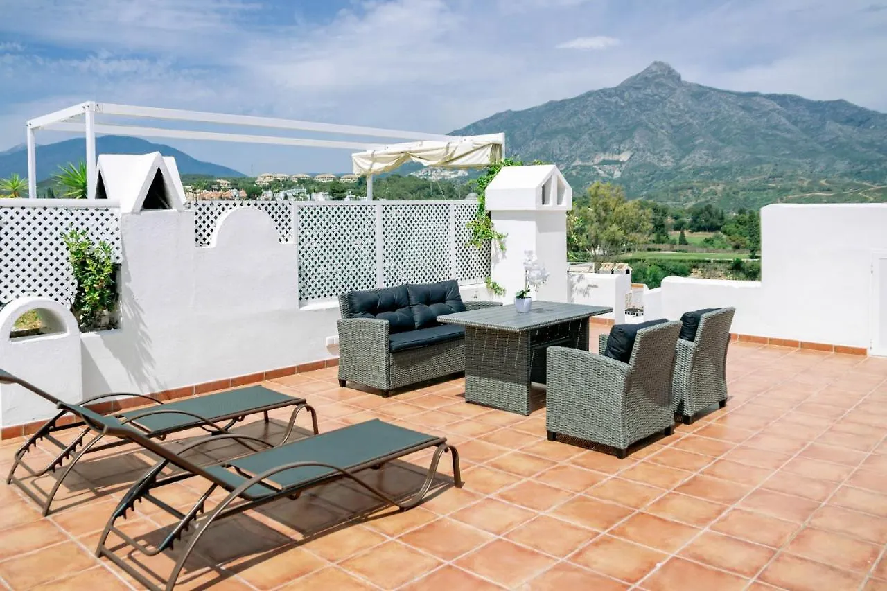Captivating Coastal Townhouse In Aloha Pueblo With Amazing Mountain Views Μαρμπέλλα Σπίτι διακοπών