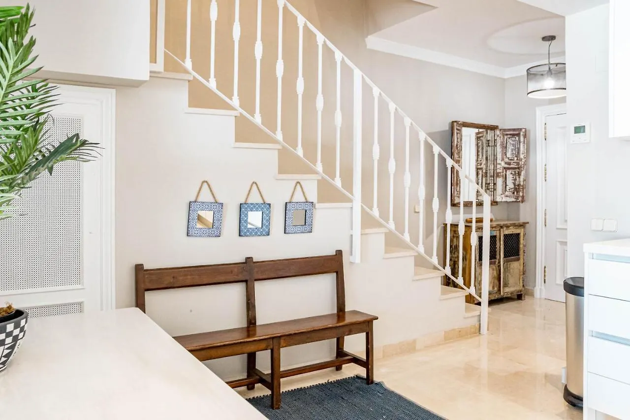 Captivating Coastal Townhouse In Aloha Pueblo With Amazing Mountain Views Marbella Casa vacanze
