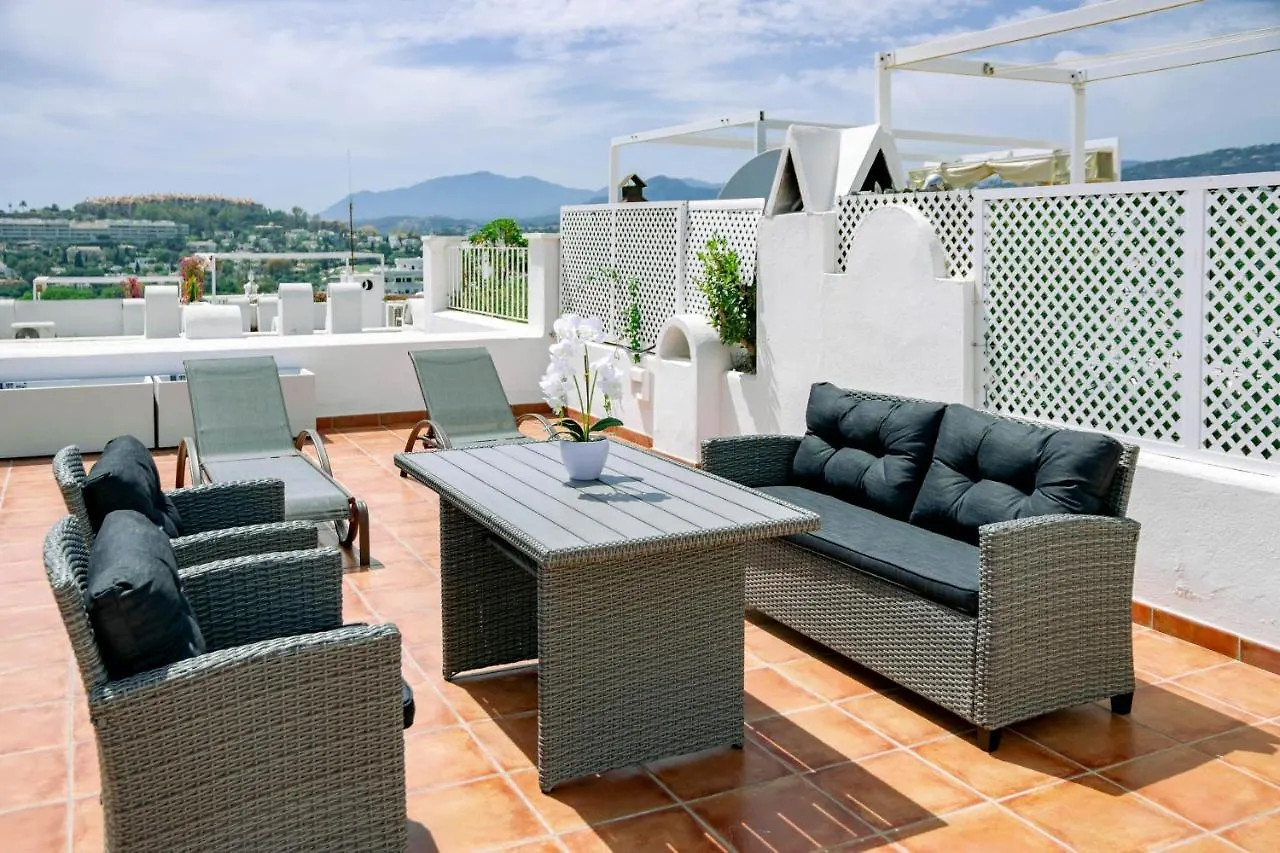 Casa vacanze Captivating Coastal Townhouse In Aloha Pueblo With Amazing Mountain Views Marbella