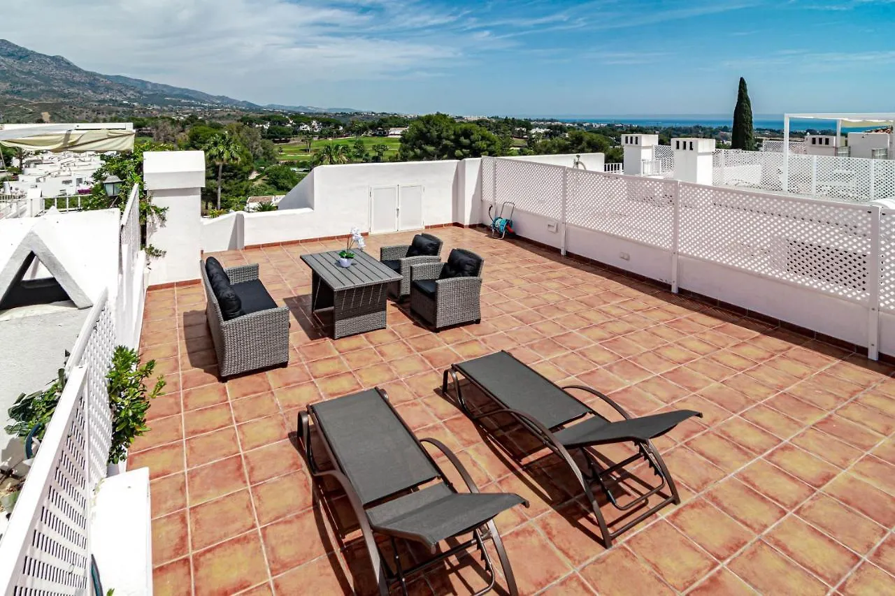 Captivating Coastal Townhouse In Aloha Pueblo With Amazing Mountain Views Marbella 0*,  Spagna