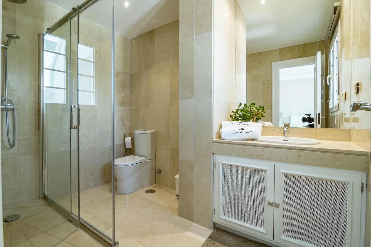 Captivating Coastal Townhouse In Aloha Pueblo With Amazing Mountain Views ماربيا 0*,