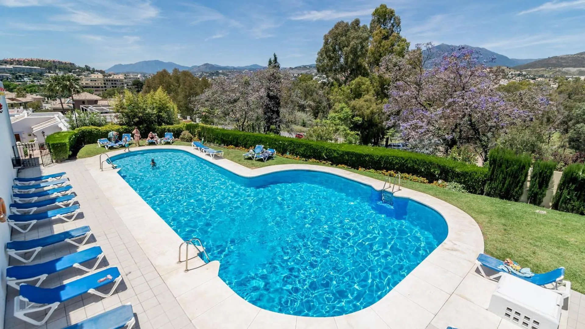 بيت للعطل Captivating Coastal Townhouse In Aloha Pueblo With Amazing Mountain Views ماربيا